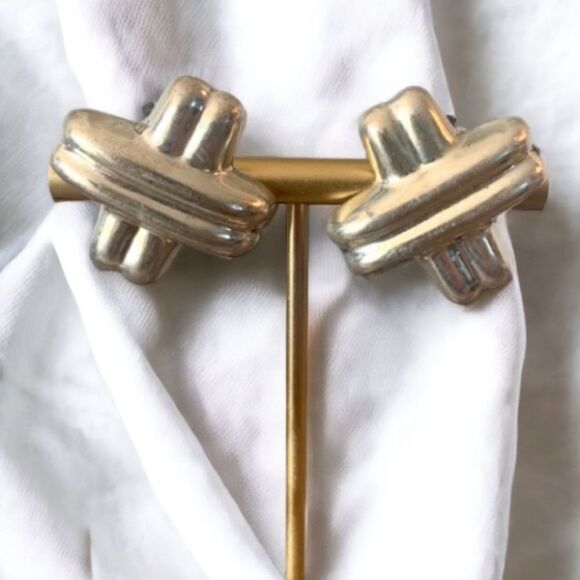 Vintage Barra Signed Clip On Earnings Sterling Silver X’s Crosses Kisses Bold - Picture 3 of 14